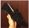 Handgefertigte Runway Shinning Studs Herren-Spike-Schuhe, schwarze Splitter- und Gold-Glitzer-Loafer, Herren-Wildledernieten, Partykleid-Flats-Schuhe