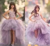 2017 Alto Bajo Lavanda Vestidos para niñas de flores Scoop Apliques Cuentas Falda de tul hinchada Vestido de novia para niñas Vestido encantador para niñas