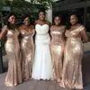 Sparkly Rose goud goedkope 2017 zeemeermin bruidsmeisje jurken off-schouder pailletten backless plus size strand bruidsjurk licht gouden champagne