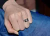 卸売ソリティア高級ジュエリー 925 スターリングシルバーホワイトトパーズ CZ ジルコニアダイヤモンド結婚式婚約男性指輪ギフトサイズ 7-12