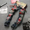 Gros- Luxe italien Rose Brodé Jeans 2022 Designer Hommes Slim Fit Mens Imprimé Biker Denim Pantalon1