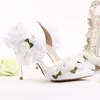 Vit satin bröllopskor pekade tå blomma brudklänning skor kvinnor sommar sandaler brudtärna skor fest prom pumpar