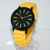 Regalo di Natale all'ingrosso Colori caramelle Donna Uomo Ginevra Orologio in gomma siliconica Orologi con ago Orologi da polso per studenti di moda