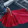 Cekinowy czerwony Dubaj Prom Dresses Deep V-Neck Aplikacja Backless Ball Suknia Party Dress 2018 Romantyczny Uroczy Bez Rękawów Tulle Suknie Wieczorowe