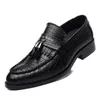 جديد الرجال الشقق أحذية التمساح جلدية الشرابة الانزلاق على أحذية أكسفورد للرجال العلامة التجارية الجلود الرجال اللباس أحذية الرجال المتسكعون