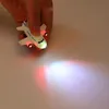 Lichte mode cartoon vliegtuigvorm lieverd kunststof LED nieuwe emitterende geluidssleutelring