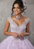 Charmig V Neck Ball Gown QuinceArA -klänningar Vestidos de Quinceanera Keyhole Back Sweet 16 Dress Floor Length Prom Gowns2707
