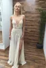 Abiti da sposa unici bohémien con spaghetti floreali sulla spiaggia che collegano abiti economici senza schienale in chiffon con spacco alto giardino estivo Berta