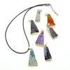 Roing 7 Colors Triangle Pendant Natural Crystal Stone Charms Charms Necklace for Earingブレスレットネックレス