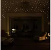 暑い星の壁のステッカーの暑い販売407pcsの輝き丸いドット発光キッズルームの装飾ビニロスデコラチオス寝室の装飾。