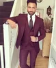 Burgundia Mens Garnitury Slim Fit Three Pieple Groomsmen Tuxedos Smokingi dla mężczyzn Blazers Peaked Lapel Formalny Prom Suit (Kurtka + Spodnie + Kamizelka)