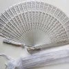 Personliga bröllopsgäster Sliver Wood Wedding Hand Fans med Organza Bag Bridal Shower Door Gifts Party Favor 50st Lot Wholesal8567460