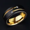 Hela 8mm herrar CZ Stone Wedding Bands Designs Black Tungsten Rings for Men with Gold Groove5645007