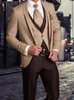 Custom Made Beige Bruin Mannen Pak Set (Jas + Pants + Vest) GroomsMen Tuxedo Bruidegom Wedding Pak Mannen Past Regular Fit Costume Homme