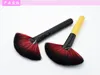 Nytt trähandtag Makeup Brush Makeup Nybörjare Lång Bar Blush Brush Fan Borste Factory Direktförsäljning