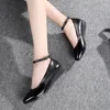 2018 Bestselling Primavera outono Novas Mulheres Sapatos de Trabalho Rodada cunhas Flat Shoes Casuais Sapatos de Couro Genuíno Preto Mamãe Flats Ocupação trabalho