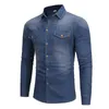 Nowy przylot Brytyjczyków zmydlona koszula dżinsowa mężczyźni długie rękaw Casual Slim Fit Camisa Masculina Sukienka Klasyczna jasnoniebieska koszula dżinsowa mężczyźni