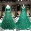 Abiti da sera reali con applicazioni di pizzo a maniche lunghe con scollo a barchetta e cintura di perline Elegante abito da sera in tulle verde