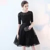 Elegante Spitzen-Partykleider, Cocktailkleid, U-Ausschnitt, halbe Ärmel, knielang, Spitze mit Applikationen, sexy schwarze Cocktailkleider, günstig