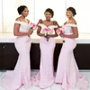 Zachte roze zeemeermin bruidsmeisje jurken voor bruiloft plus size off schouder kant applicaties meid van eer jurken sweep trein bruidsmeisje jurk