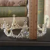 Płytkie Jin Bai Kryształy Ślubne Tiaras i korony Bridal Tiaras Akcesoria Pełne Małe Perły Bridal Tiaras Korony HG859