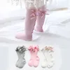 Baby flickor ruffle strumpor bowknots knappar 100 bomull krusiduller kant knän sockor solida 10 färger barn strumpstrumpor 08t5814443