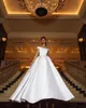 2018 New Gorgeous Arabic Wedding Dresses Long Tran Off The Shoulder Lace Appliques Satin Plus Size Bridal Gowns