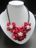 Collier de fleurs de perles à la main de perles, perle blanche, rose rouge, mère de bijoux de fleurs de coquille de perles