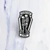 Miss Zoe Romantic Forever i Ever Skleton Coffin Pins Lapel Pins Denim Kurtka Pin Klamra Koszula Badge Fashion Prezent dla przyjaciela