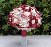 Bouquet da sposa vintage con perle bordeaux 2020 fiori con perline di cristallo per la festa nuziale della sposa, raso di seta di design a buon mercato con spedizione gratuita