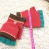 Les couleurs des gants sans doigts tricotés pour enfants correspondent aux demi-doigts pour les garçons et les filles avec couverture en gros