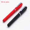 Högkvalitativ tunga pennor Baoer 516 Black Red Color Business Office Medium Nib Fountain Pen Ny