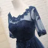 Mörk Navy Tea Längd Mor av bruden klänningar Halv ärmar Sheer med Applique Pleats Tulle Mor av brudklänningarna