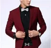 Stilig djup röd en knapp topp lapel (jacka + byxor + slips) brudgum tuxedos groomsmen bästa man kostym mens bröllop kostym brudgum