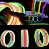 Novelbelysning per paketfestpinnar Glödspinnar Armband Nackeband Neon Party LED -blinkande lätta pinnar Wand Novelty Toy Charm Gifts