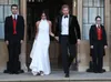 2019 Abiti da sposa eleganti a sirena bianca Prince Harry Meghan Markle Abiti da festa di nozze Halter Soft Satin Wedding Recept Dress210w