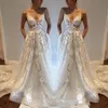 2018 Lace Appliqued Sexy Country Bröllopsklänningar Modest Spaghetti Baklösa Elegant Beach Boho Vintage Bridal Gowns Billiga Skräddarsy