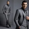 Handsome Dark Grey Mens kostym Ny Fashion Groom Suit Wedding Suits För bästa män Slim Fit Groom Tuxedos för Man (Jacka + Vest + Byxor)