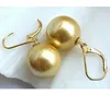 16 mm ronde stud Gold Natural Shell Pearl earring gouden sluiting