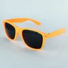 Homme femme bon marché bonne lunettes de soleil cool classiques avec lentilles UV400 en plastique complet multicolres