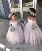 Blomma klänningar för bröllop juvelhals långa ärmar spetsar applikationer illusion från axel barn födelsedag flickor tävling klänningar slitage