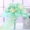 シミュレーションバラのブライダルのウェディングブーケ結婚式の装飾人工的な花嫁介添人の花レースの花嫁を保持している花嫁