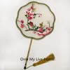 Volledige handgemaakte moerbeiboom zijde hand fans bloemen dubbele geborduurde chinese gift fan hoge end bamboe handvat decoratieve fan bruiloft