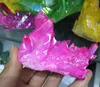 260 gramas Revestimento de titânio aglomerado de quartzo cristal natural luz rosa anjo aura aglomerado galvanoplastia espécimes de aglomerado de cristal curados