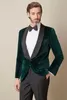 Nowy Popularny Dark Green Velvet Groom Tuxedos Shawl Lapel Trim Fit Groomsmen Ślub Tuxedos Men Party Garnitury ((kurtka + spodnie + krawat + pas) nie; 421