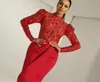 Abendkleid Yousef Aljasmi Rote Spitze Stehkragen Schößchen Langarm Almoda Gianninaazar Zuhair Murad Kim Kardashian Ziadnakad