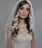 Wedding Veils Två lager Anpassade Tulle Appliques Beaded Bridal Slöja Högkvalitativa Mjuka Slöjor Med Kam