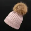 Vinter Kvinnor Hattar Stickad Tjej Hat Med Raccoon Fur Ball Novelty Kvinna Patchwork Skullies Fauries Caps 2018 Ny ankomst YWMQFUR