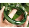 Großhandel - Geliebter, natürlicher, wunderschöner grüner Jade-Armreif, große 70-mm-Box