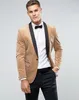 Más nuevo Beige Groomsmen Shelfl Lapel One Button (Jacket + Pants + Tie) Groom Tuxedos Groomsmen Best Man Suit Hombre Trajes de boda para novio